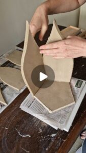 Op Instagram schrijft Anita Gadzinska," maak ik graag betonnen kleiplaten. Het is erg spannend om het formulier zo snel in te vullen! Omdat ik een beetje boos ben, kan ik niet wachten. Betonnen schotel, vintage aardewerk en aardewerk voor beginners 1 6e49b8265f4411cfd811d872e534fe06